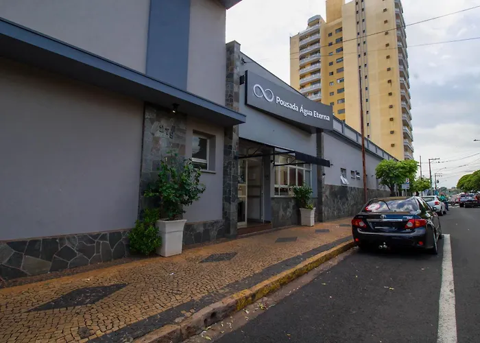 Pousada Água Eterna - Próximo ao Museu de Cera, Hot Beach e Thermas dos Laranjais